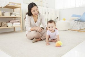 thuê người giúp việc chăm bé