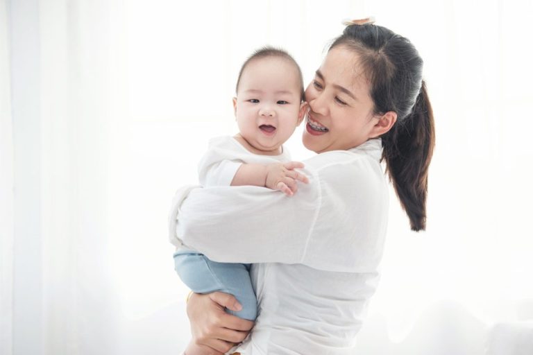 Quy trình thuê người chăm bé làm lâu dài